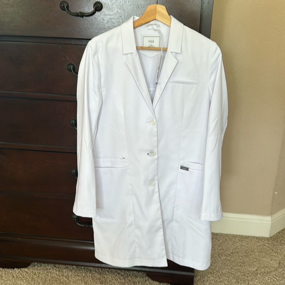 Figs Women’s Bellevue Long Lab Coat
